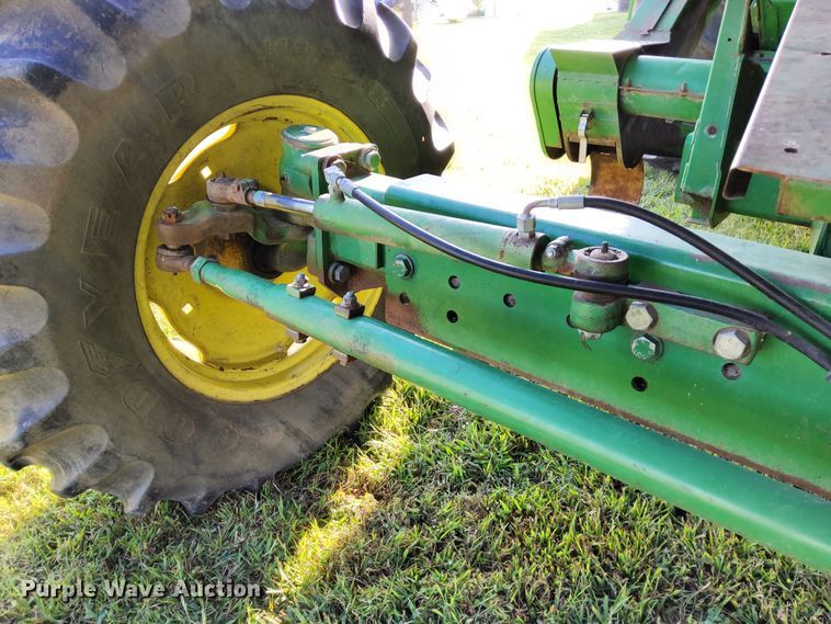 image for item DN6854 1992 John Deere 9500  combine