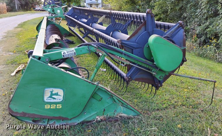 image for item DN6856 John Deere 925  rigid head