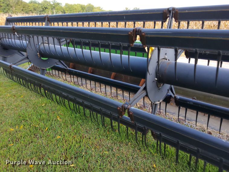 image for item DN6856 John Deere 925  rigid head