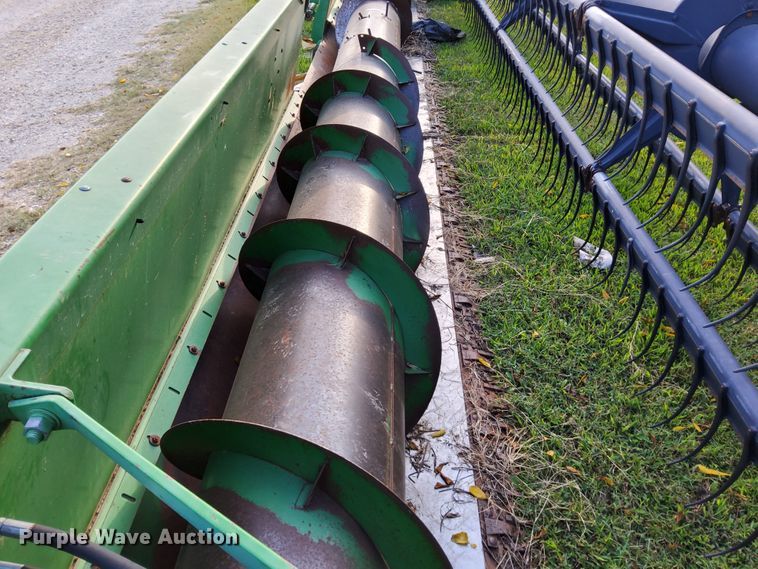 image for item DN6856 John Deere 925  rigid head