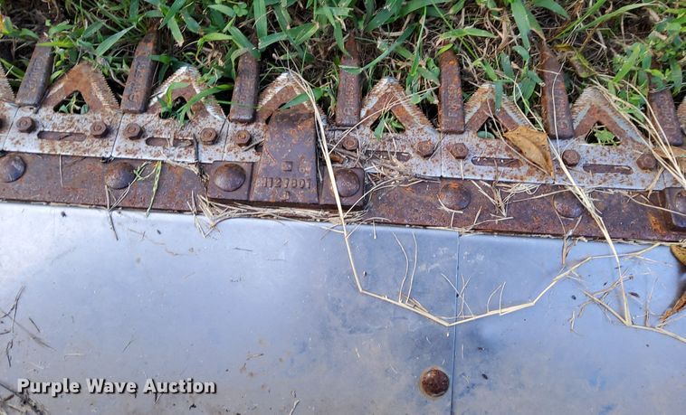 image for item DN6856 John Deere 925  rigid head