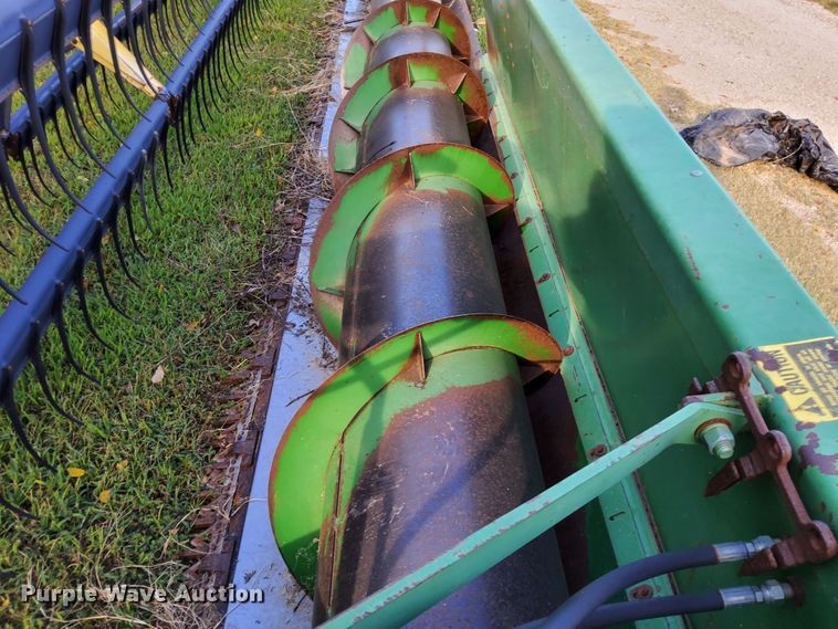 image for item DN6856 John Deere 925  rigid head