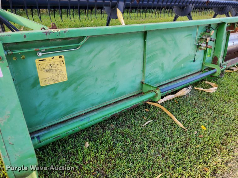 image for item DN6856 John Deere 925  rigid head