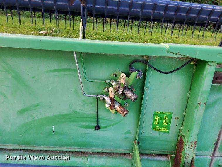 image for item DN6856 John Deere 925  rigid head