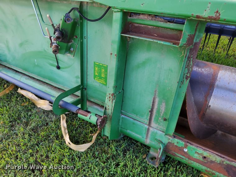 image for item DN6856 John Deere 925  rigid head