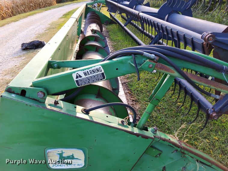 image for item DN6856 John Deere 925  rigid head