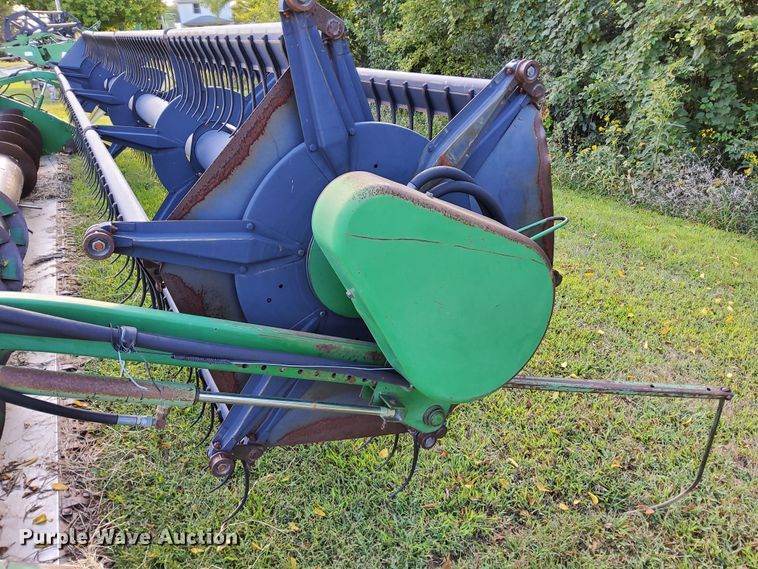 image for item DN6856 John Deere 925  rigid head