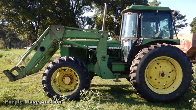 image for item DO1579 1984 John Deere 2950  MFWD tractor