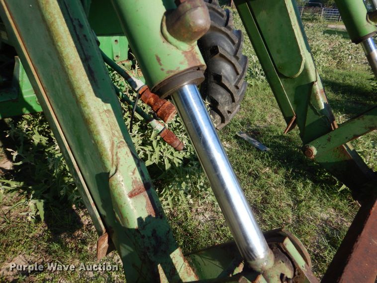 image for item DO1579 1984 John Deere 2950  MFWD tractor