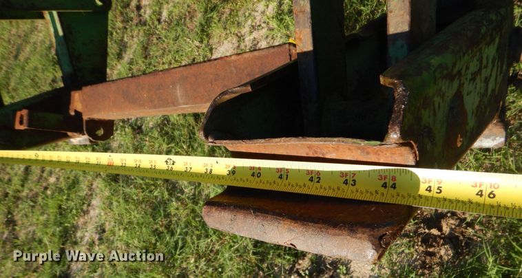 image for item DO1579 1984 John Deere 2950  MFWD tractor