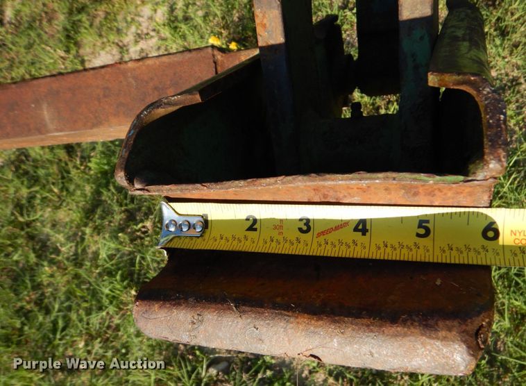 image for item DO1579 1984 John Deere 2950  MFWD tractor