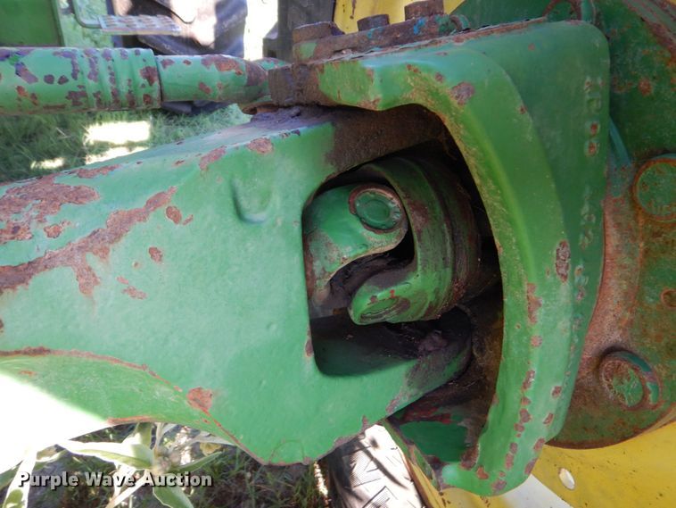 image for item DO1579 1984 John Deere 2950  MFWD tractor