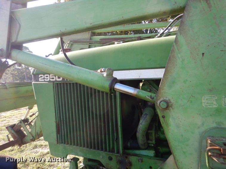 image for item DO1579 1984 John Deere 2950  MFWD tractor