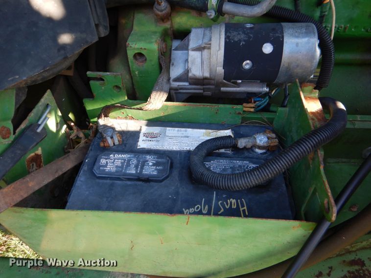 image for item DO1579 1984 John Deere 2950  MFWD tractor