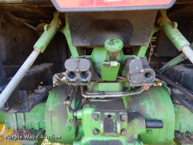 image for item DO1579 1984 John Deere 2950  MFWD tractor