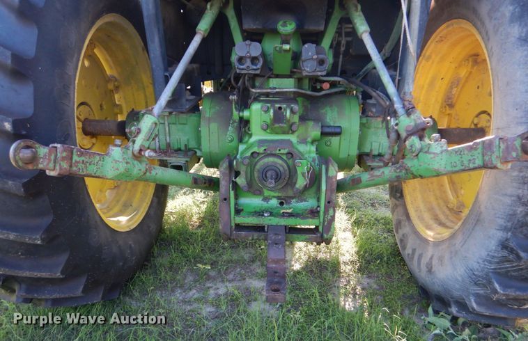 image for item DO1579 1984 John Deere 2950  MFWD tractor
