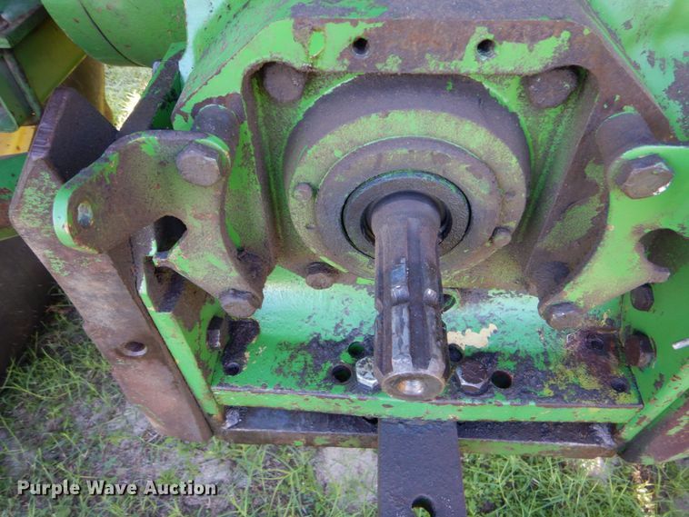 image for item DO1579 1984 John Deere 2950  MFWD tractor