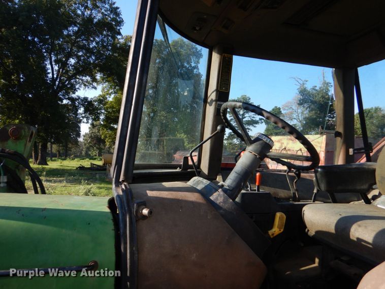 image for item DO1579 1984 John Deere 2950  MFWD tractor