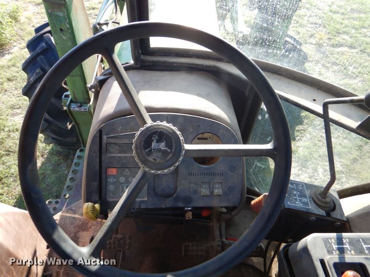 image for item DO1579 1984 John Deere 2950  MFWD tractor