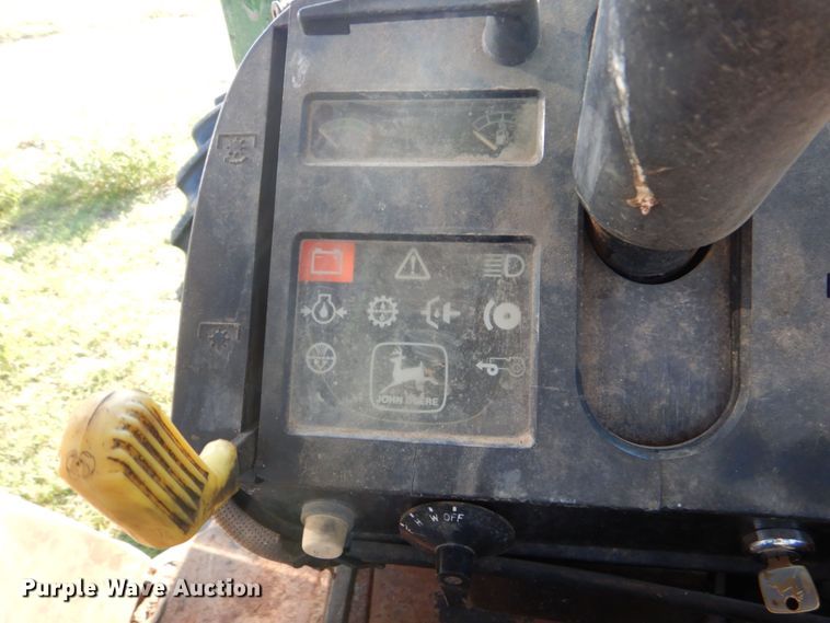 image for item DO1579 1984 John Deere 2950  MFWD tractor