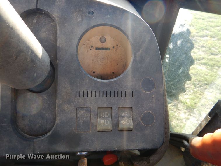 image for item DO1579 1984 John Deere 2950  MFWD tractor