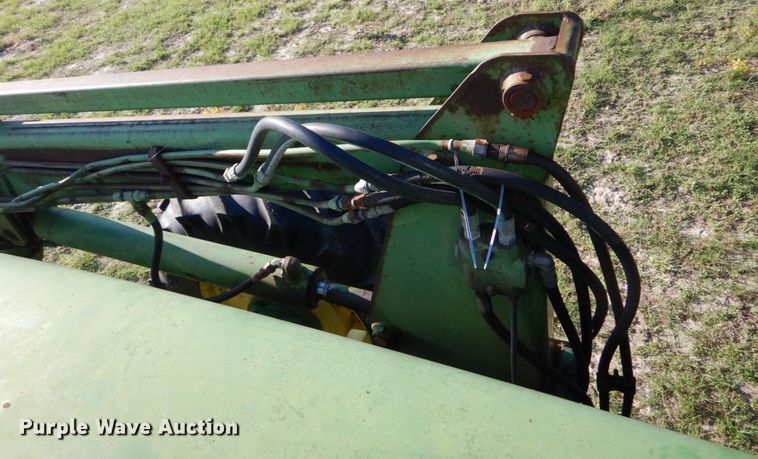 image for item DO1579 1984 John Deere 2950  MFWD tractor