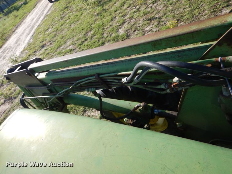 image for item DO1579 1984 John Deere 2950  MFWD tractor