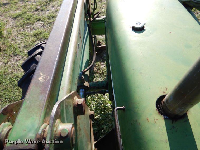 image for item DO1579 1984 John Deere 2950  MFWD tractor