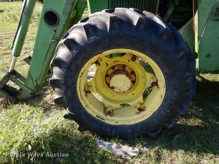 image for item DO1579 1984 John Deere 2950  MFWD tractor