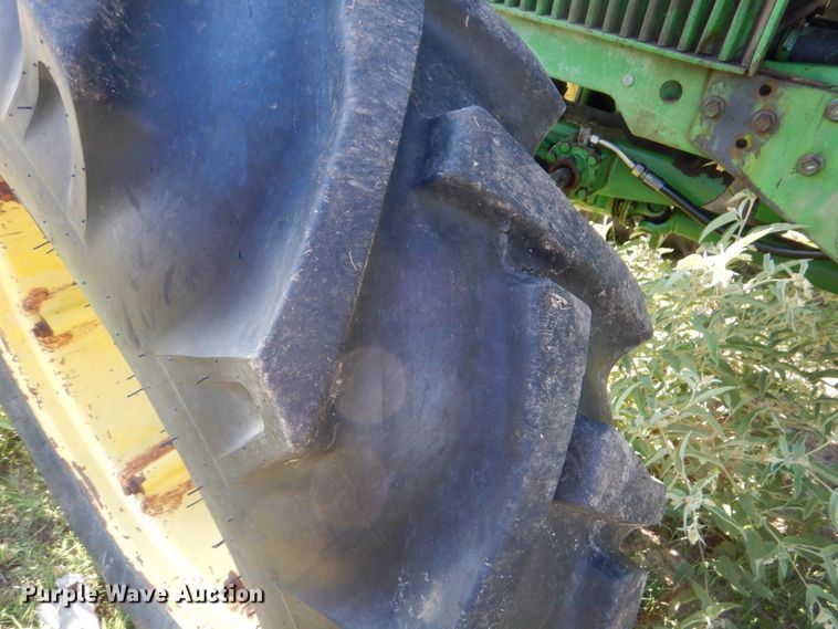 image for item DO1579 1984 John Deere 2950  MFWD tractor