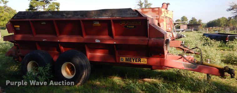 image for item DO1583 Meyer VForce 7500  manure spreader