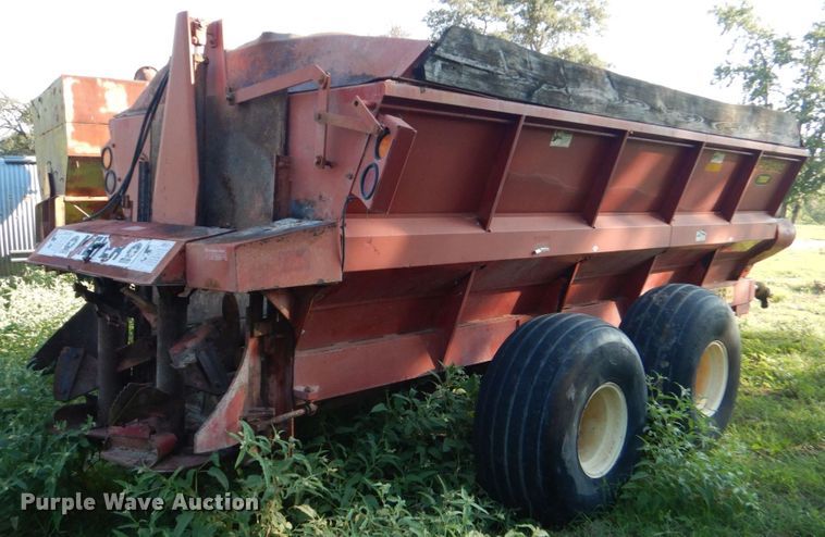 image for item DO1583 Meyer VForce 7500  manure spreader