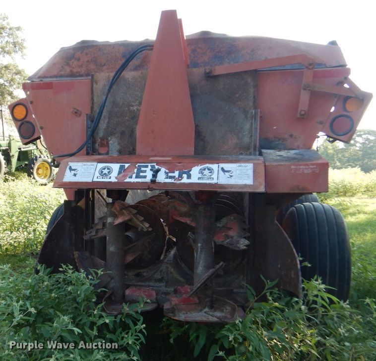 image for item DO1583 Meyer VForce 7500  manure spreader