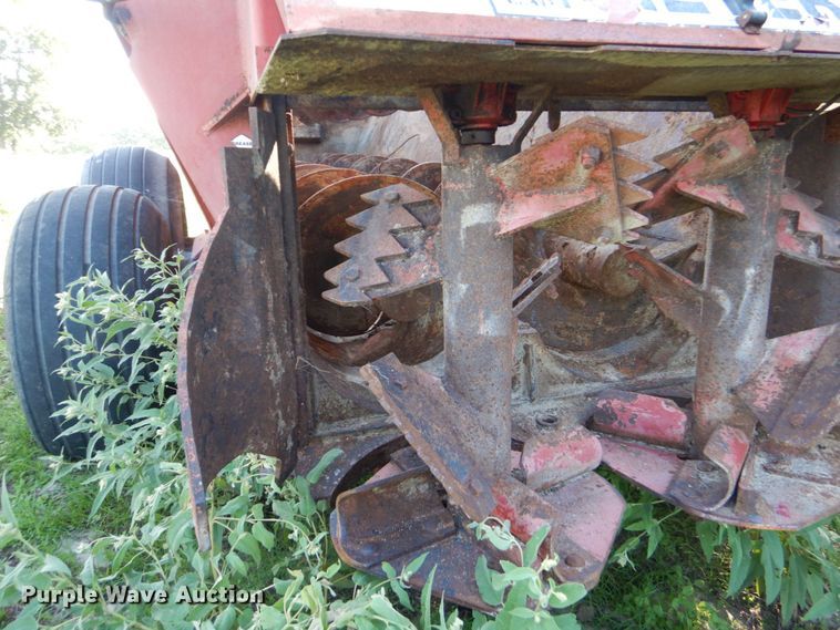 image for item DO1583 Meyer VForce 7500  manure spreader