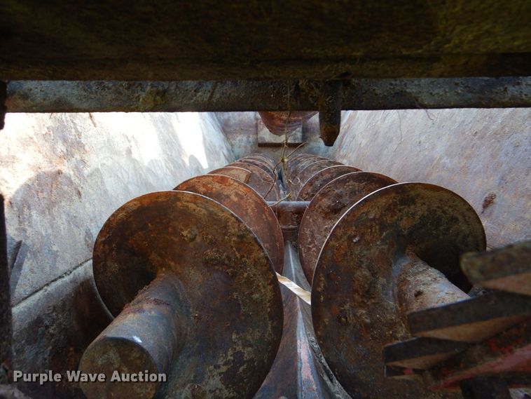 image for item DO1583 Meyer VForce 7500  manure spreader