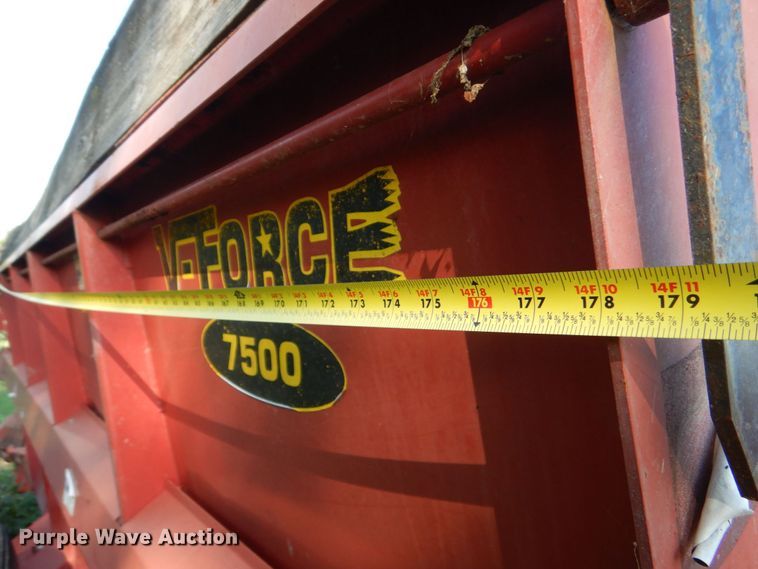 image for item DO1583 Meyer VForce 7500  manure spreader