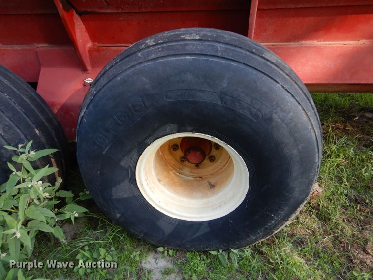 image for item DO1583 Meyer VForce 7500  manure spreader