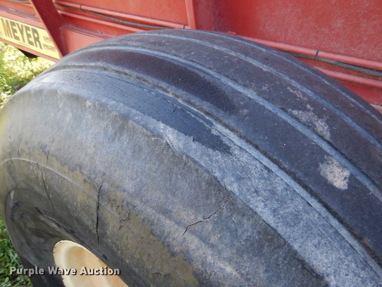 image for item DO1583 Meyer VForce 7500  manure spreader