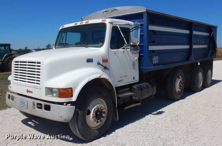 image for item DP0314 1993 International 4954  grain truck