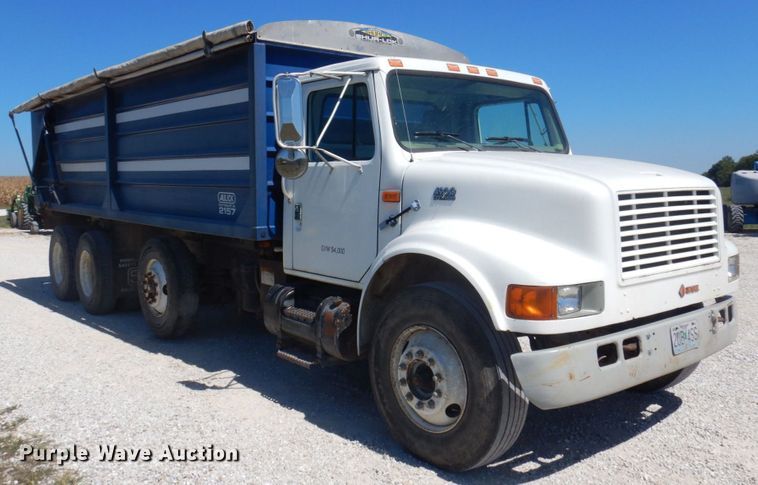 image for item DP0314 1993 International 4954  grain truck