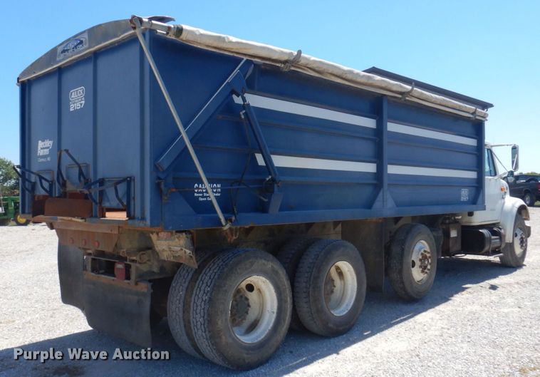 image for item DP0314 1993 International 4954  grain truck