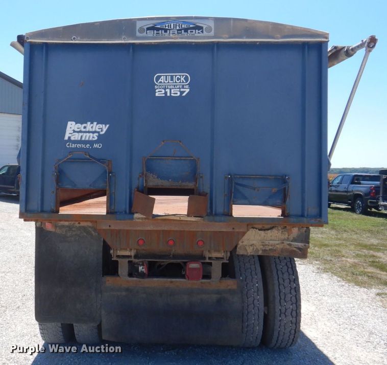 image for item DP0314 1993 International 4954  grain truck