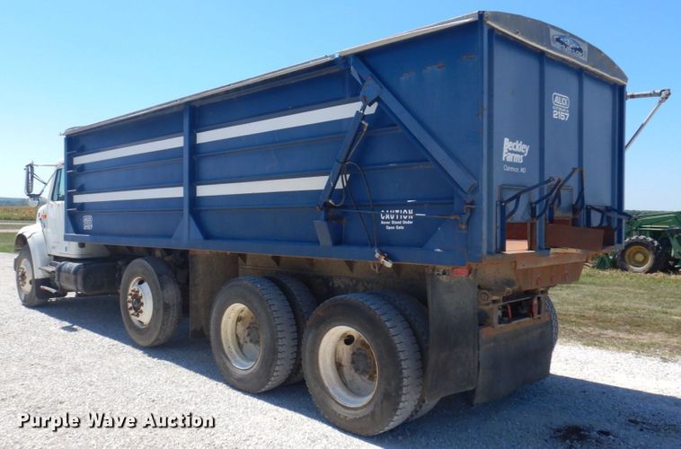 image for item DP0314 1993 International 4954  grain truck