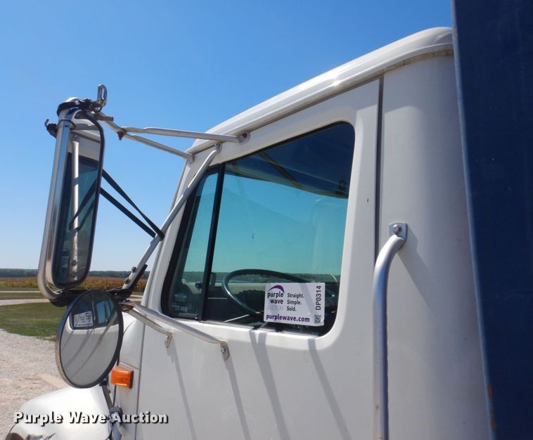 image for item DP0314 1993 International 4954  grain truck