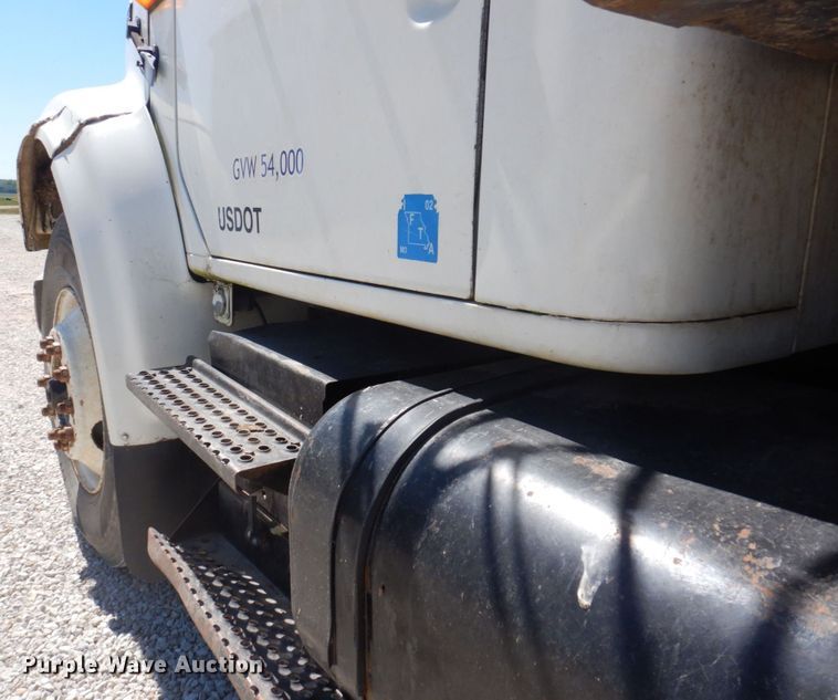 image for item DP0314 1993 International 4954  grain truck