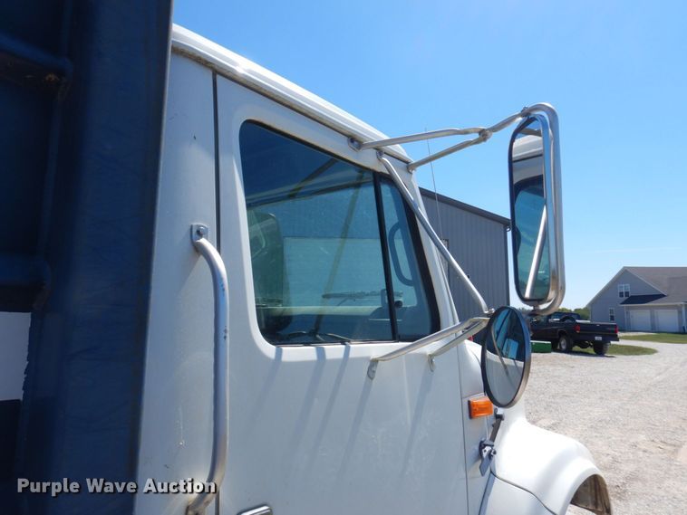 image for item DP0314 1993 International 4954  grain truck