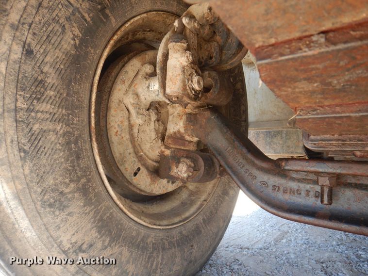 image for item DP0314 1993 International 4954  grain truck