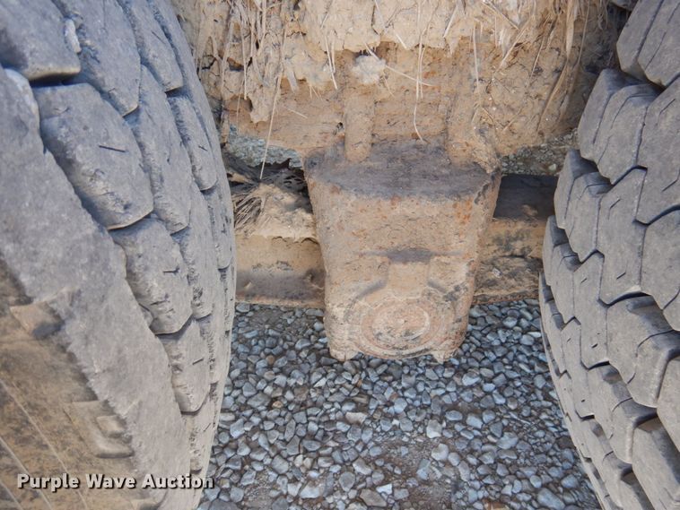 image for item DP0314 1993 International 4954  grain truck