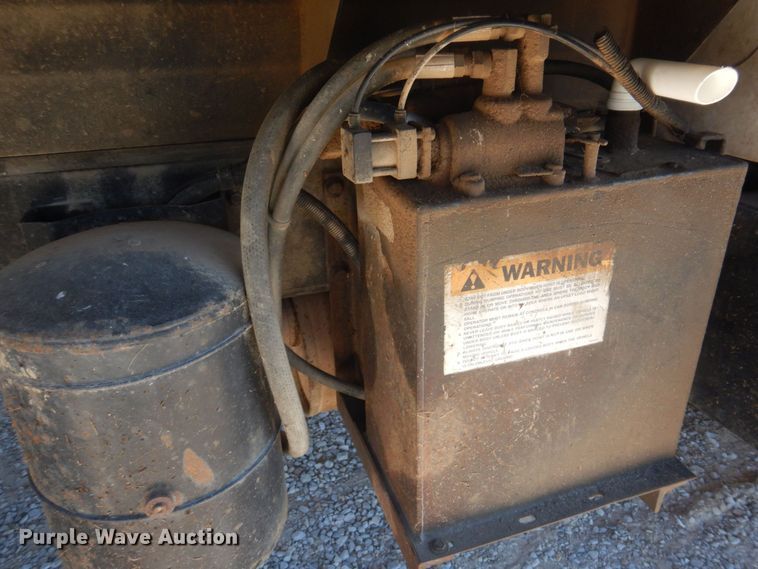 image for item DP0314 1993 International 4954  grain truck