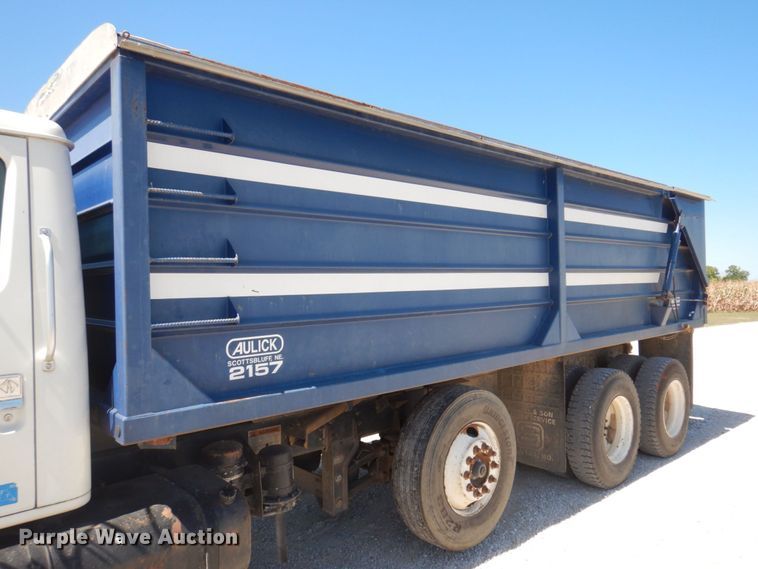 image for item DP0314 1993 International 4954  grain truck
